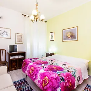  Bed & Breakfast Moon House Italia